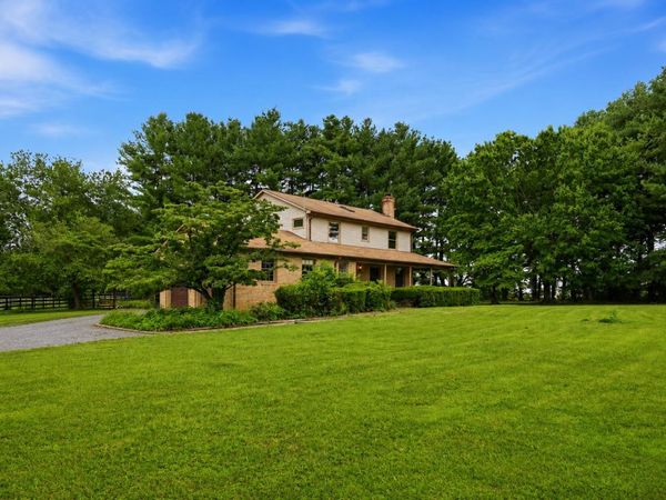 10414 SKYLINE AVENUE, MIDLAND, VA 22728