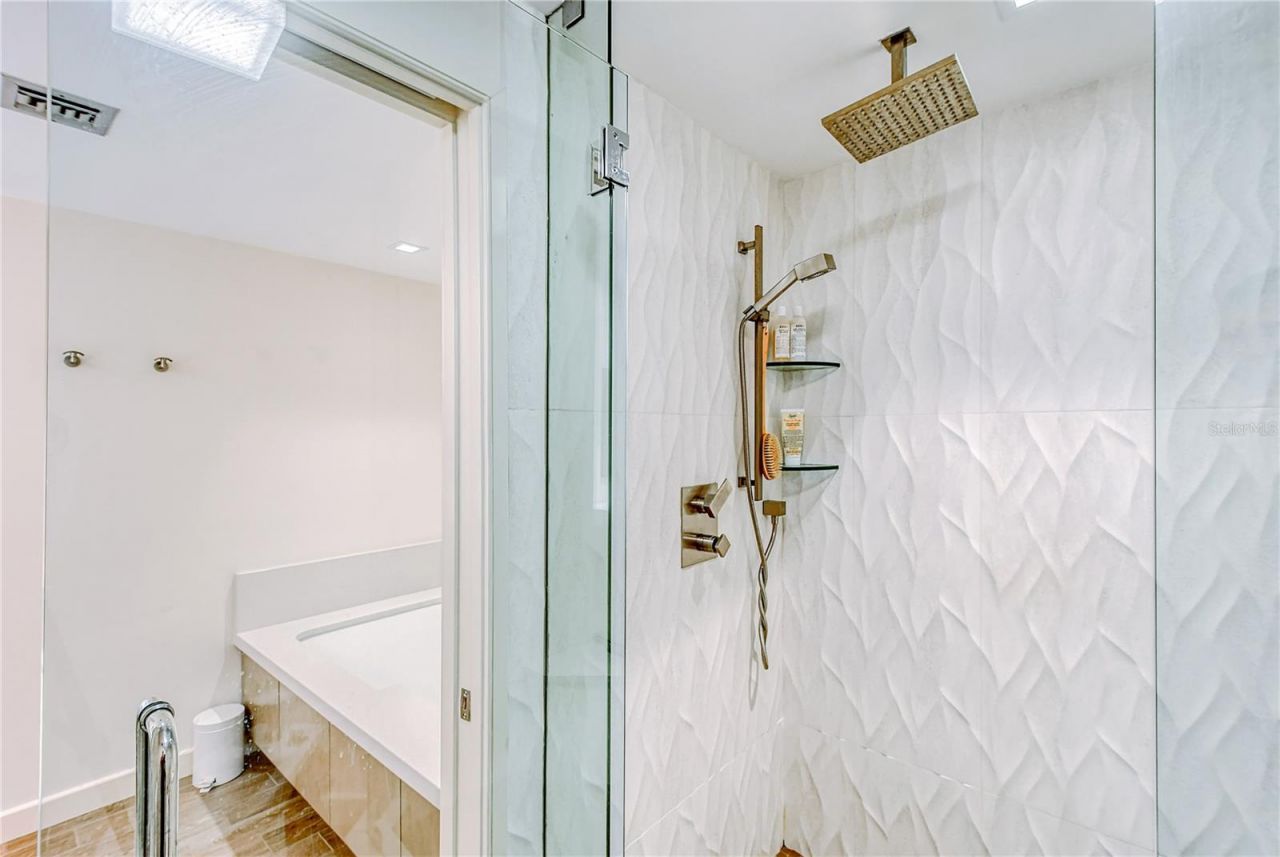 1211 Gulf Of Mexico Drive , Unit 302, Longboat Key, FL 34228 Photo