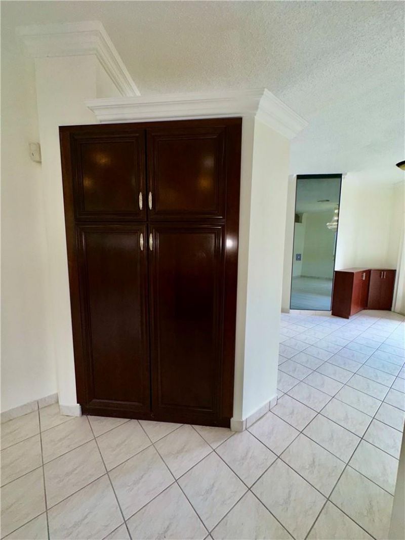 7470 NW 1st Place, Plantation, FL 33317 Photo