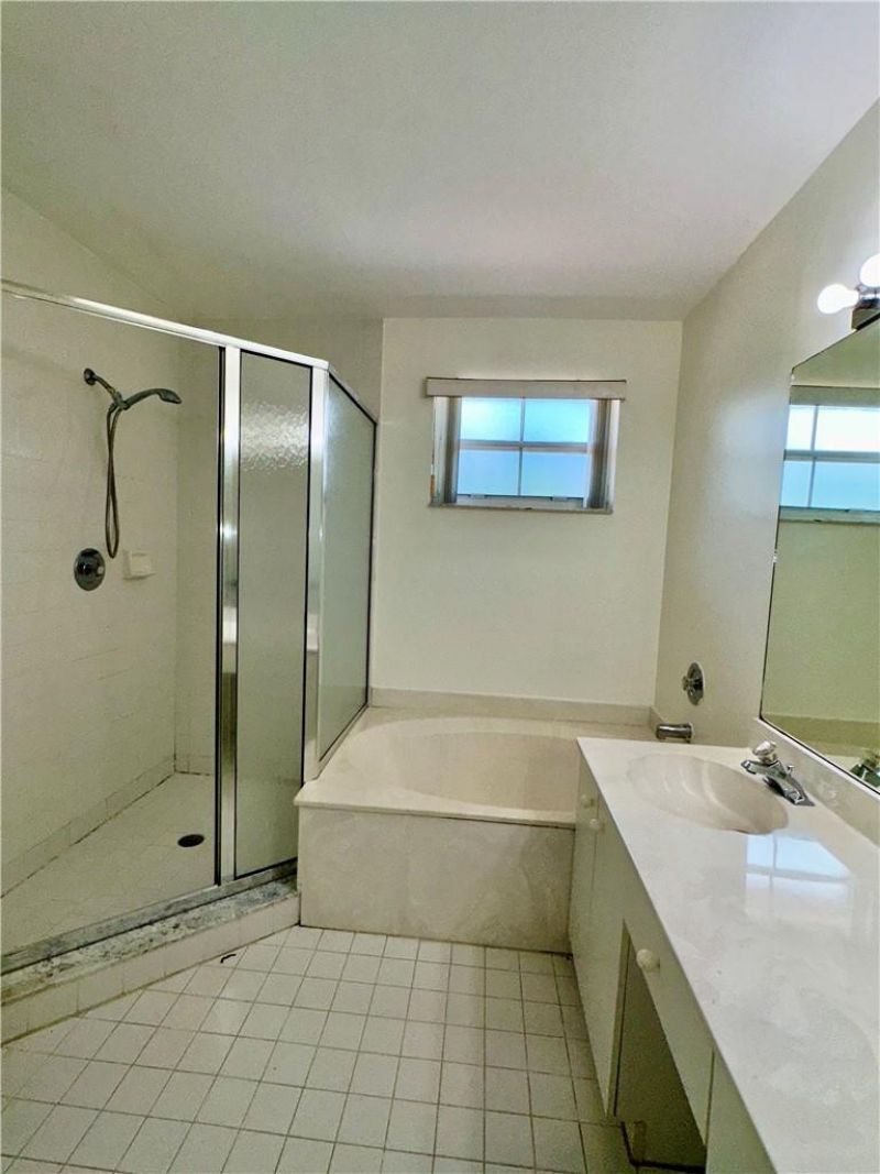 7470 NW 1st Place, Plantation, FL 33317 Photo