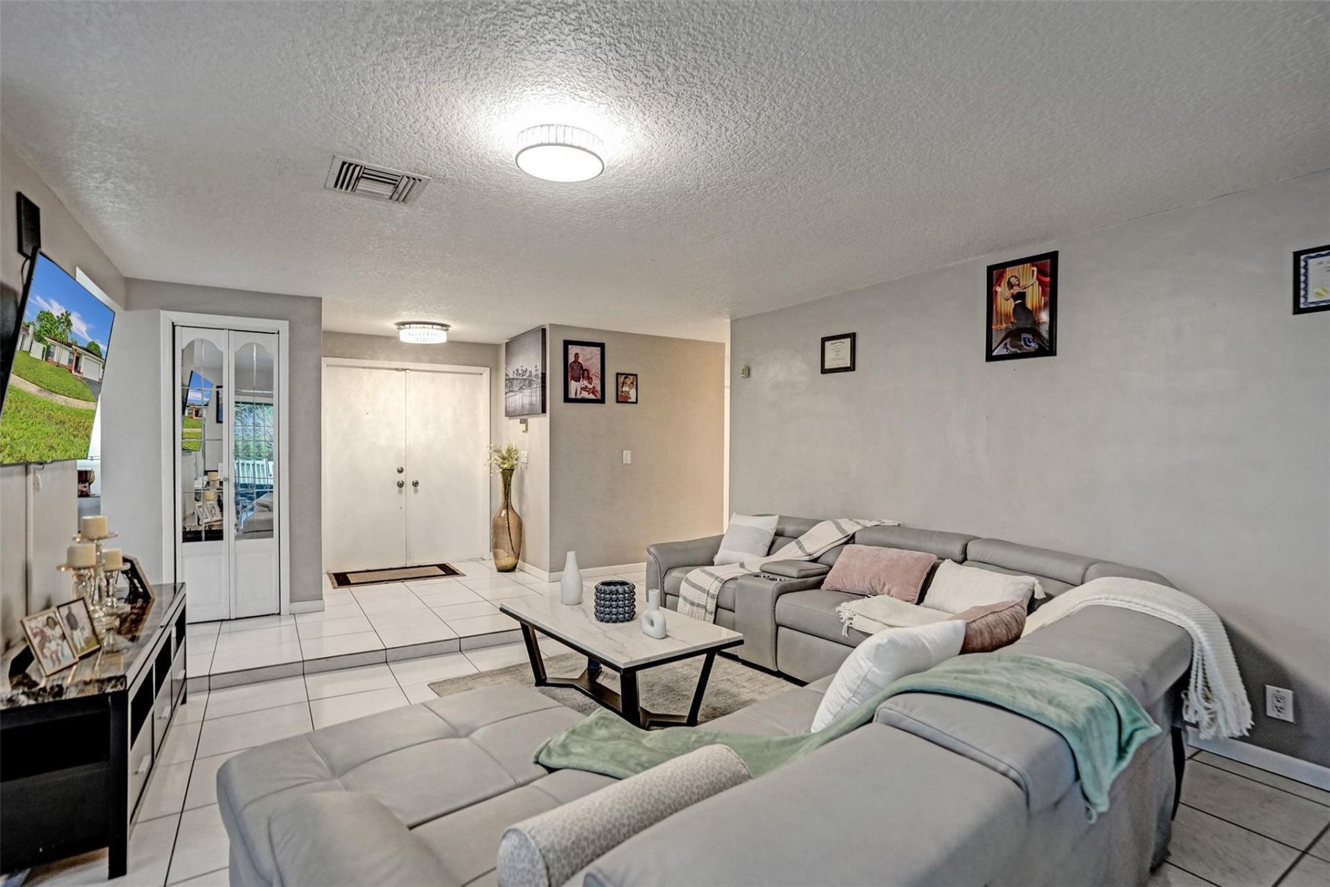 7008 NW 81st Street, Tamarac, FL 33321 Photo