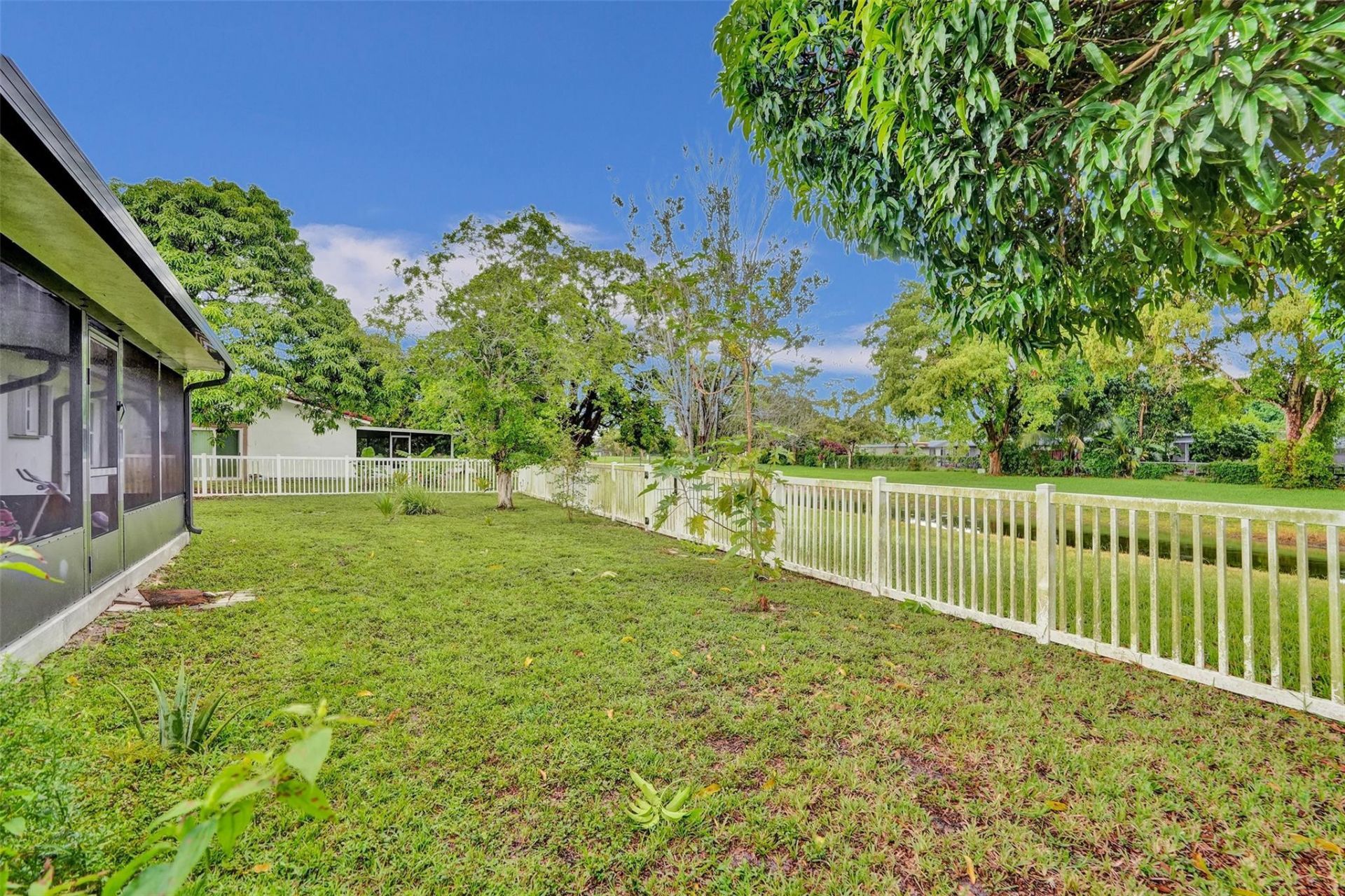 7008 NW 81st Street, Tamarac, FL 33321 Photo