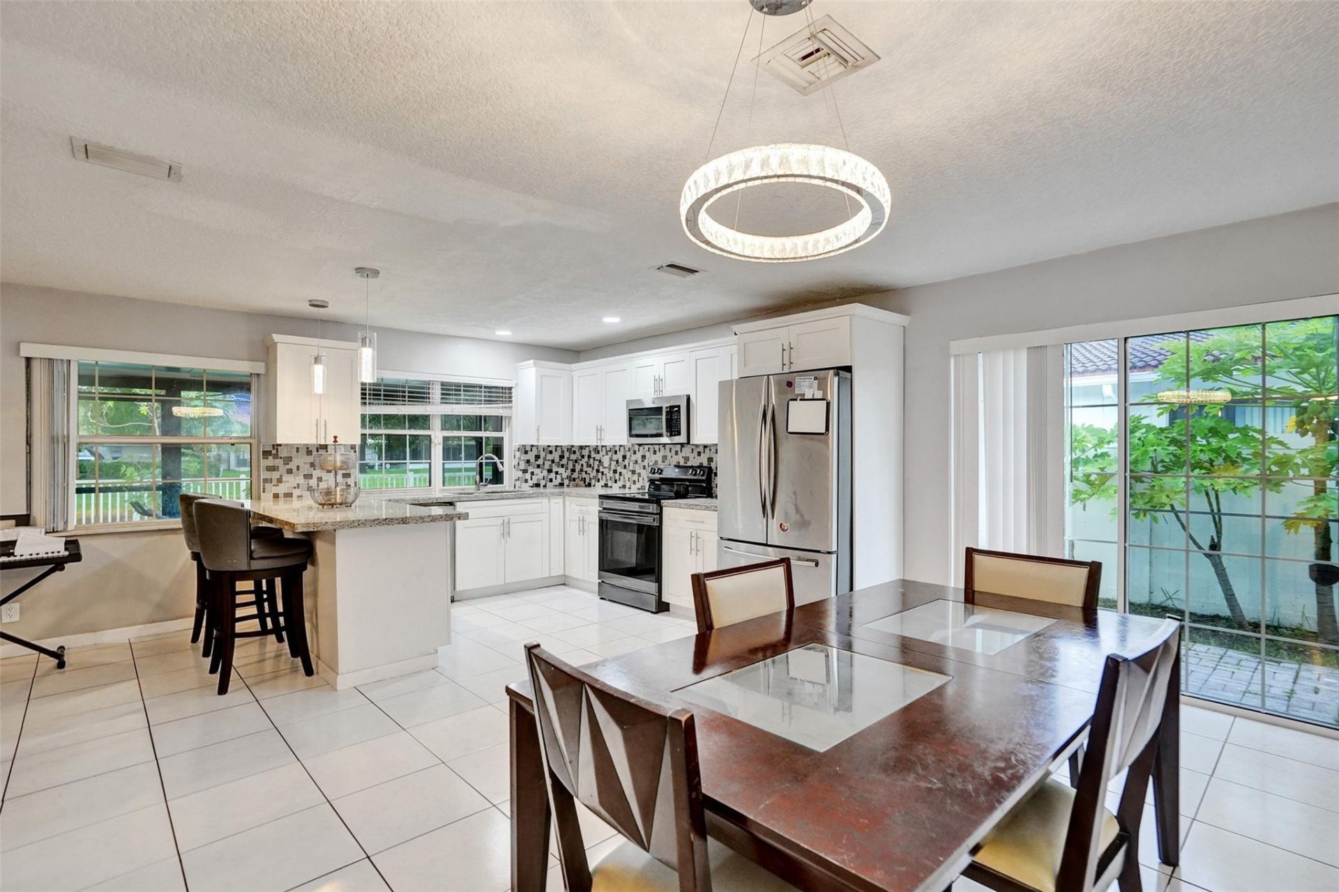 7008 NW 81st Street, Tamarac, FL 33321 Photo