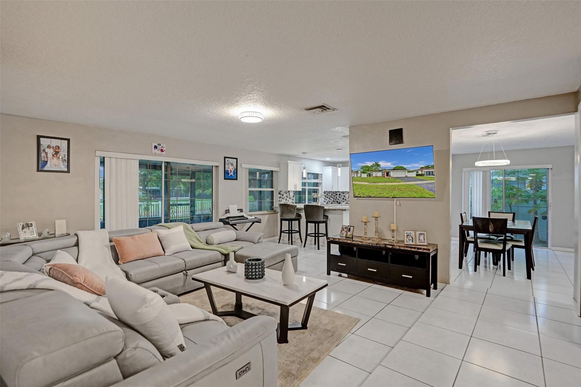 7008 NW 81st Street, Tamarac, FL 33321 Photo