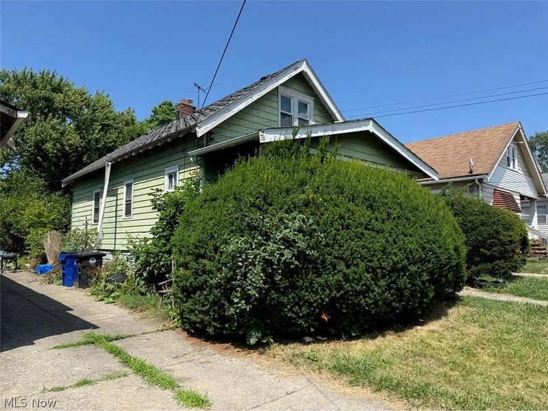 10205 Sandusky Avenue, Cleveland, OH 44105 Photo 2