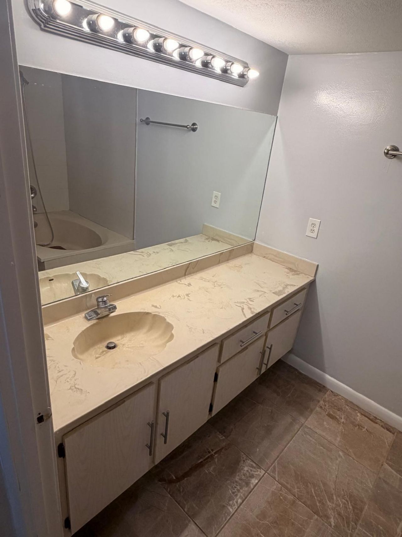 410 NW 214th Street, Unit 105, Miami Gardens, FL 33169 Photo
