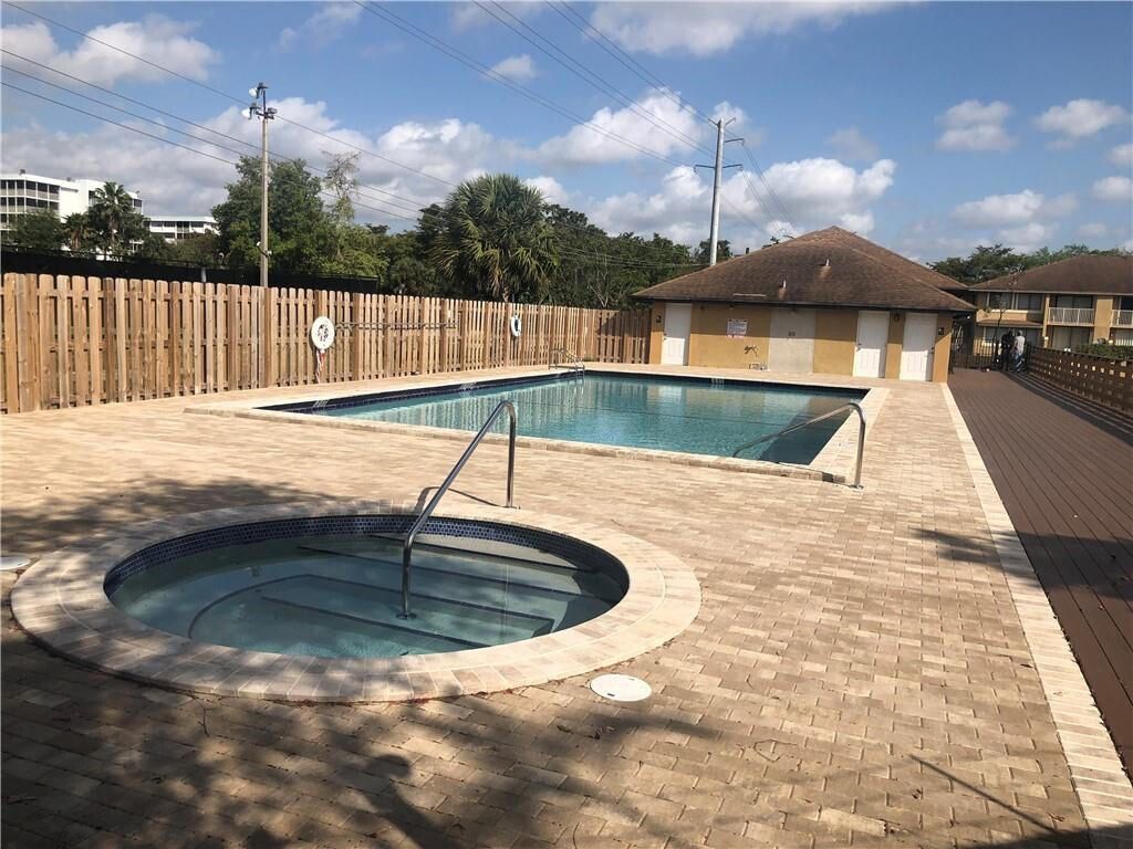 410 NW 214th Street, Unit 105, Miami Gardens, FL 33169 Photo