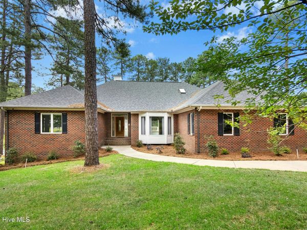 109 Patman Court , Seven Lakes, NC 27376