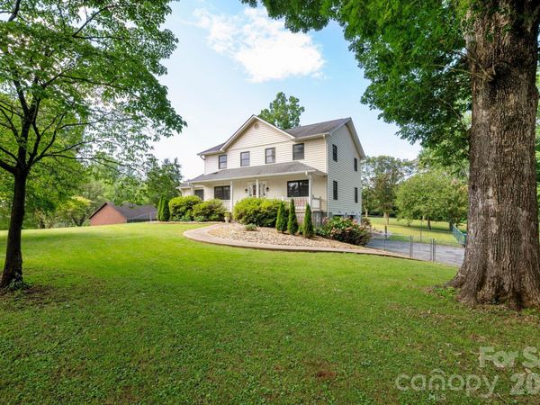 10 Old Turnpike Road , Mills River, NC 28759