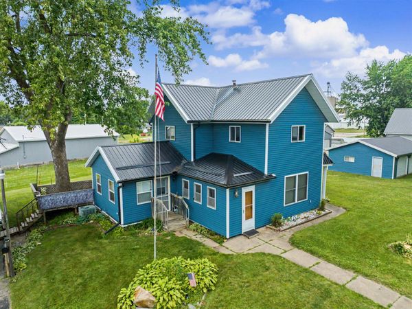 14 Greene Street, Walker, IA 52352
