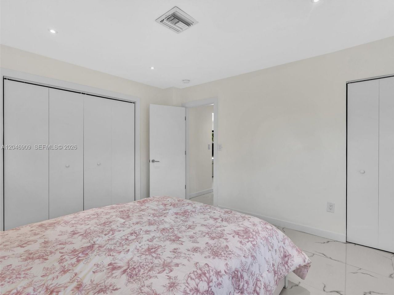 19225 NE 18th Ave , Miami, FL 33179 Photo