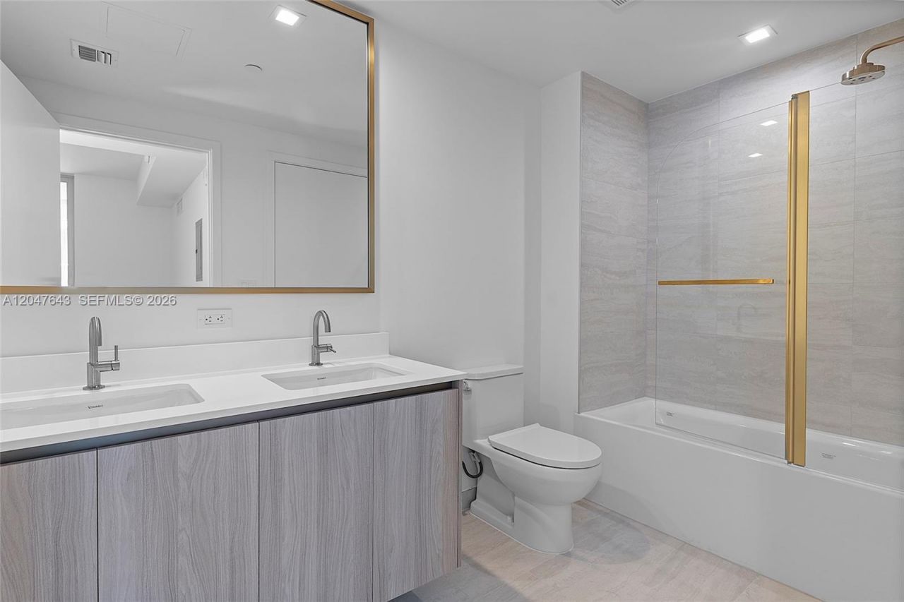 77 SE 5th St. , Unit 1905, Miami, FL 33131 Photo