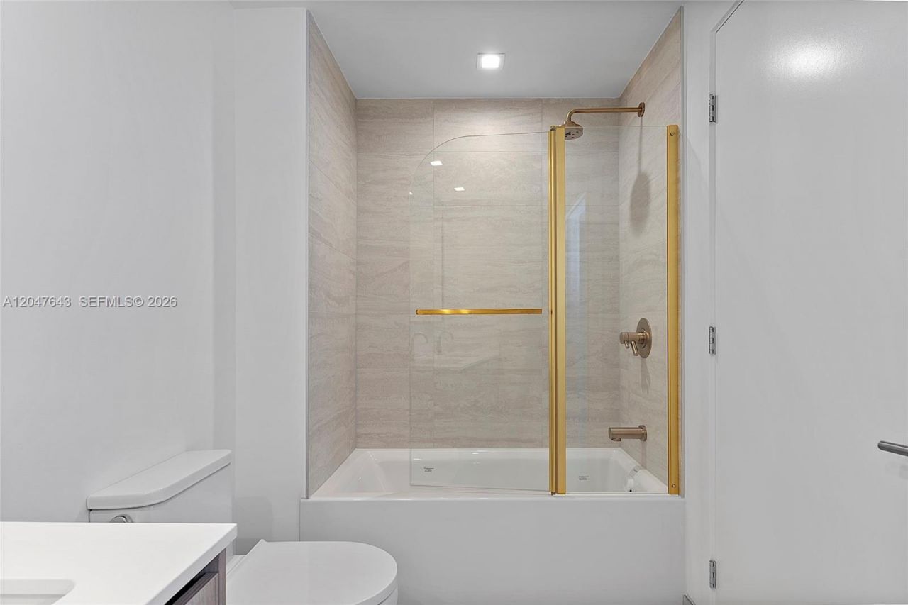 77 SE 5th St. , Unit 1905, Miami, FL 33131 Photo