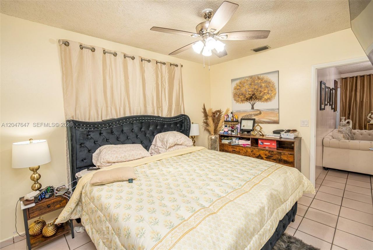 525 E 24th St, Hialeah, FL 33013 Photo