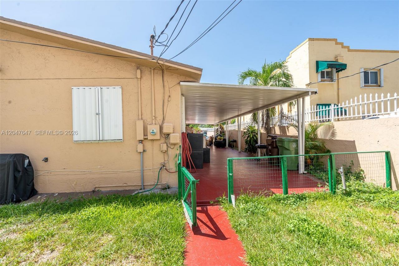 525 E 24th St, Hialeah, FL 33013 Photo