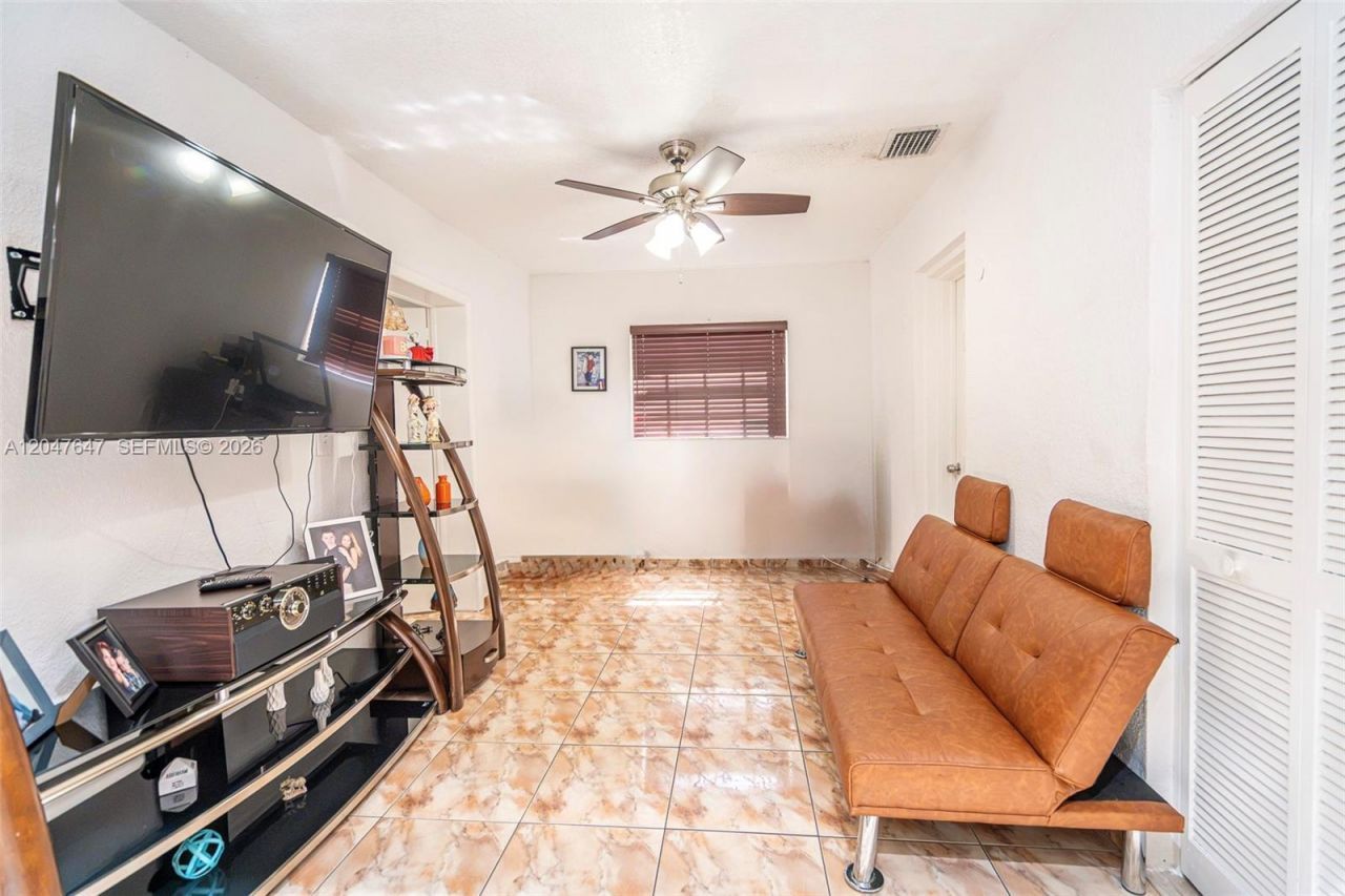 525 E 24th St, Hialeah, FL 33013 Photo