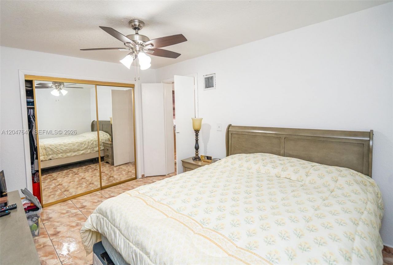 525 E 24th St, Hialeah, FL 33013 Photo