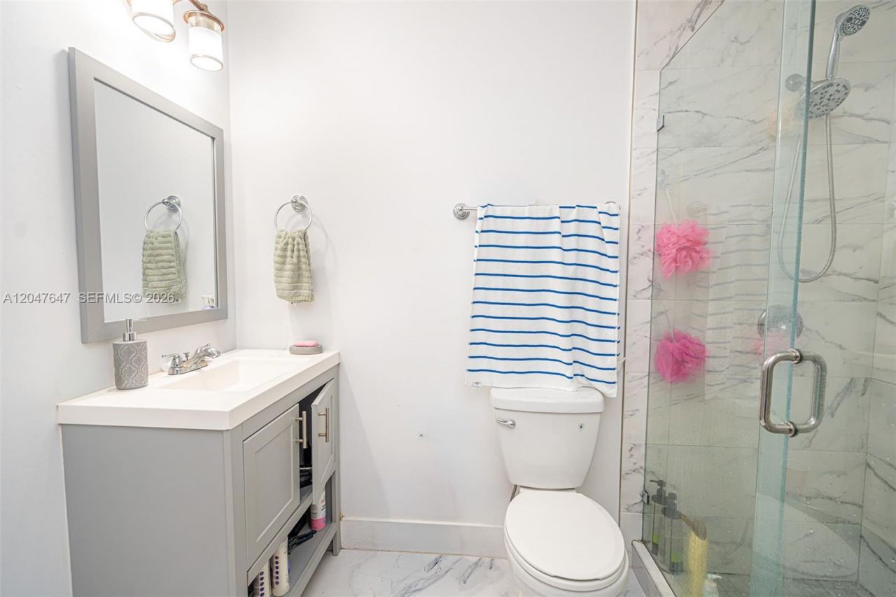 525 E 24th St, Hialeah, FL 33013 Photo