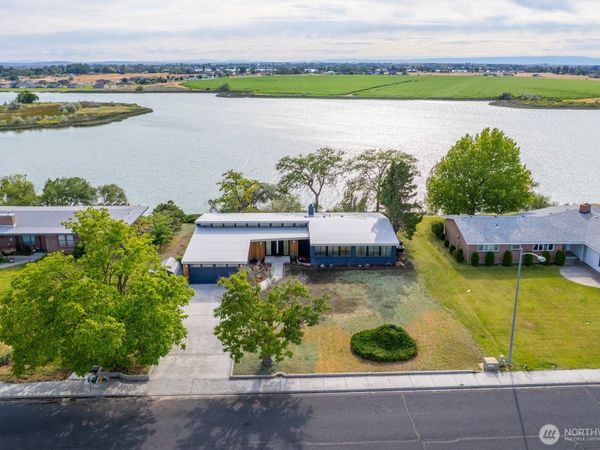 242 N Crestview Drive, Moses Lake, WA 98837