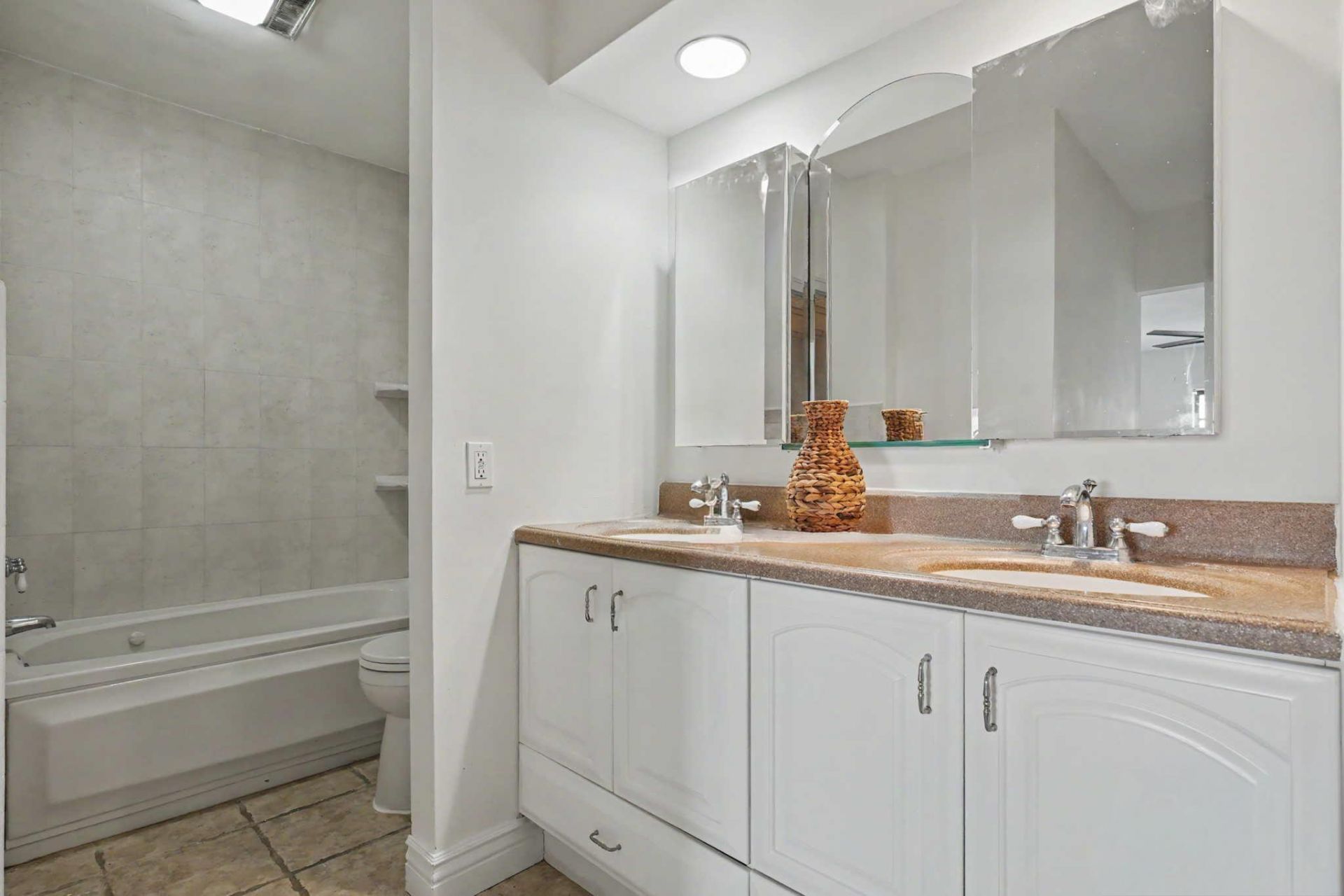 130 Cypress Club Drive, Unit 309, Pompano Beach, FL 33060 Photo