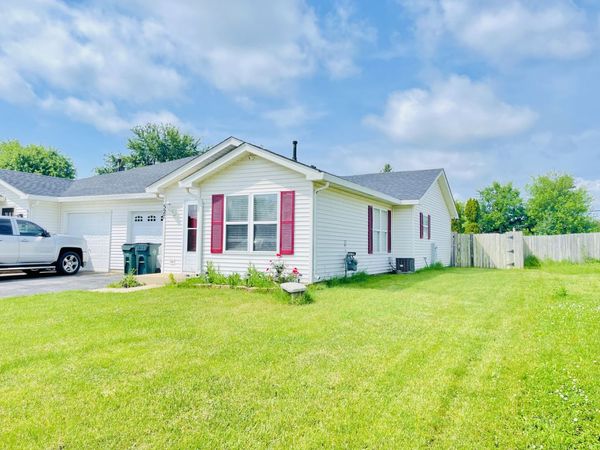 527 Heritage Drive, Oswego, IL 60543