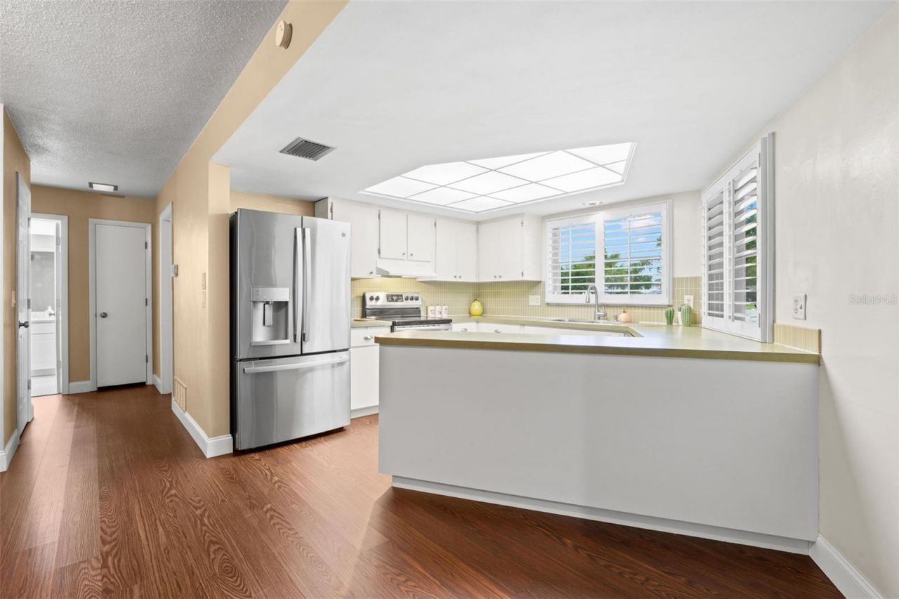 6729 Tequesta Drive , Seminole, FL 33777 Photo