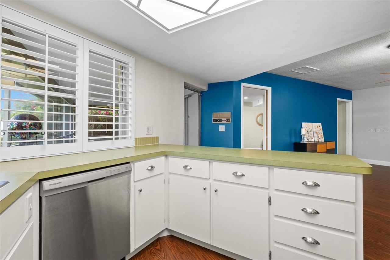6729 Tequesta Drive , Seminole, FL 33777 Photo