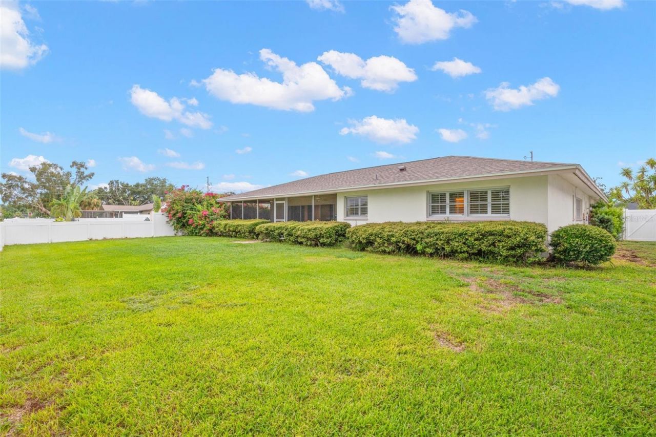 6729 Tequesta Drive , Seminole, FL 33777 Photo
