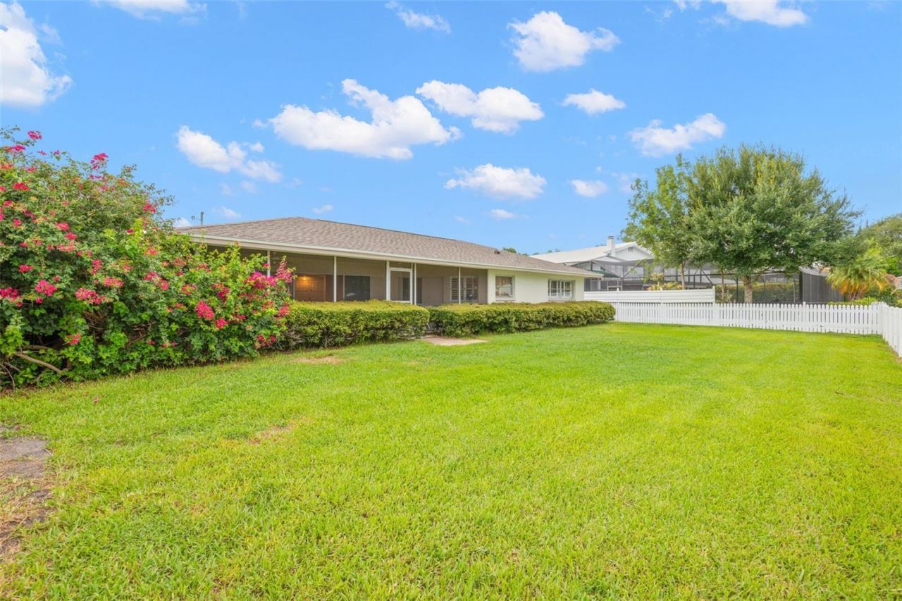 6729 Tequesta Drive , Seminole, FL 33777 Photo