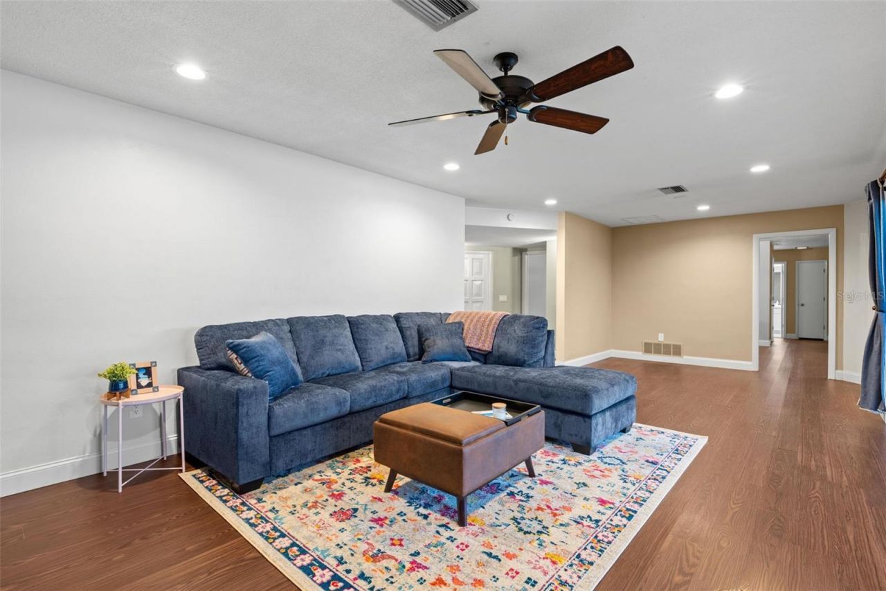 6729 Tequesta Drive , Seminole, FL 33777 Photo