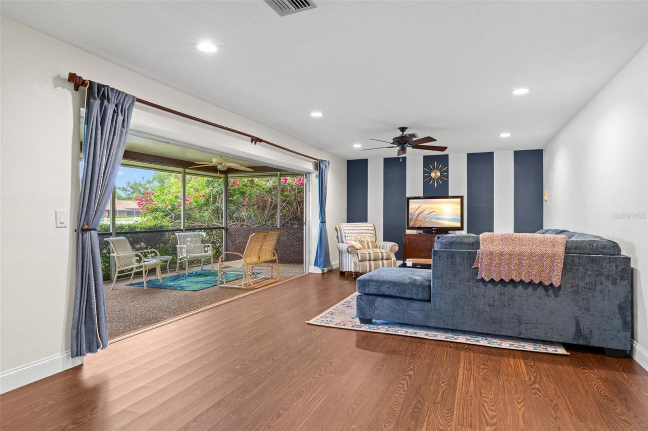 6729 Tequesta Drive , Seminole, FL 33777 Photo