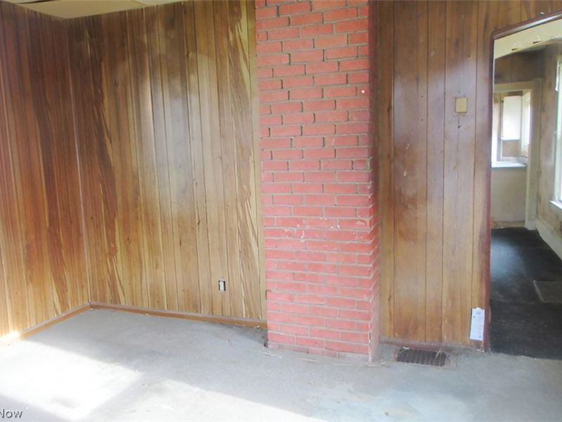 176 E Maryland Avenue, Sebring, OH 44672 Photo 8