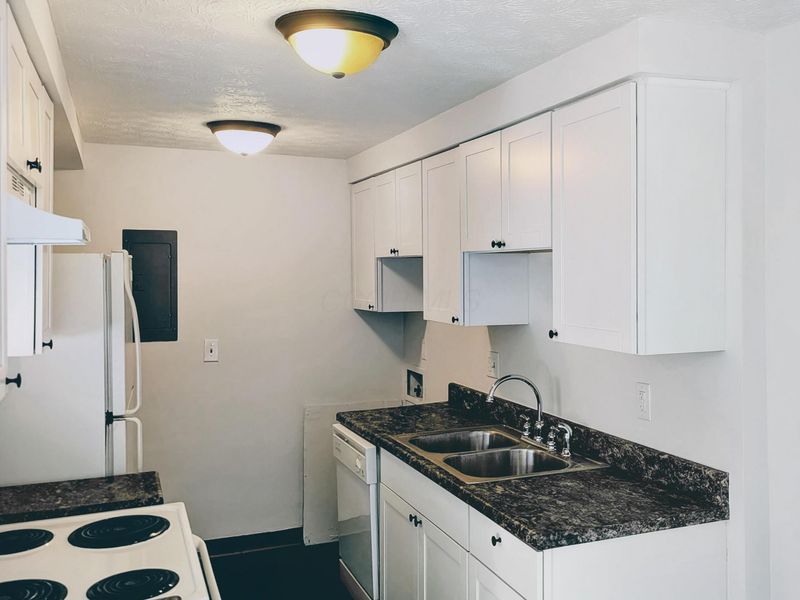2498 Nassau Drive, Unit 34A, Columbus, OH 43232 Photo 11