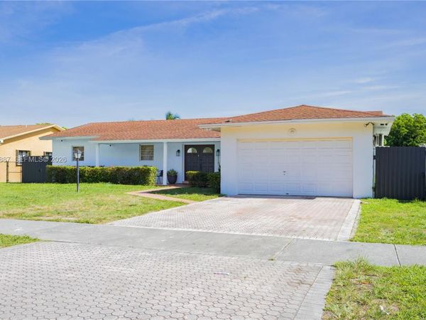 1721 NW 191st St , Miami Gardens, FL 33056