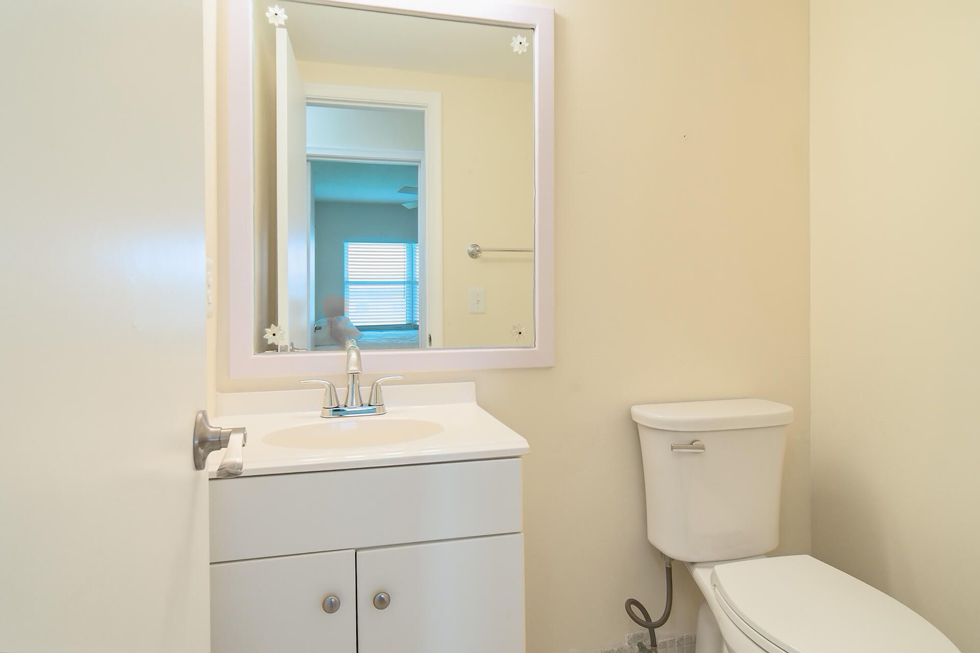142 Norwich F, West Palm Beach, FL 33417 Photo