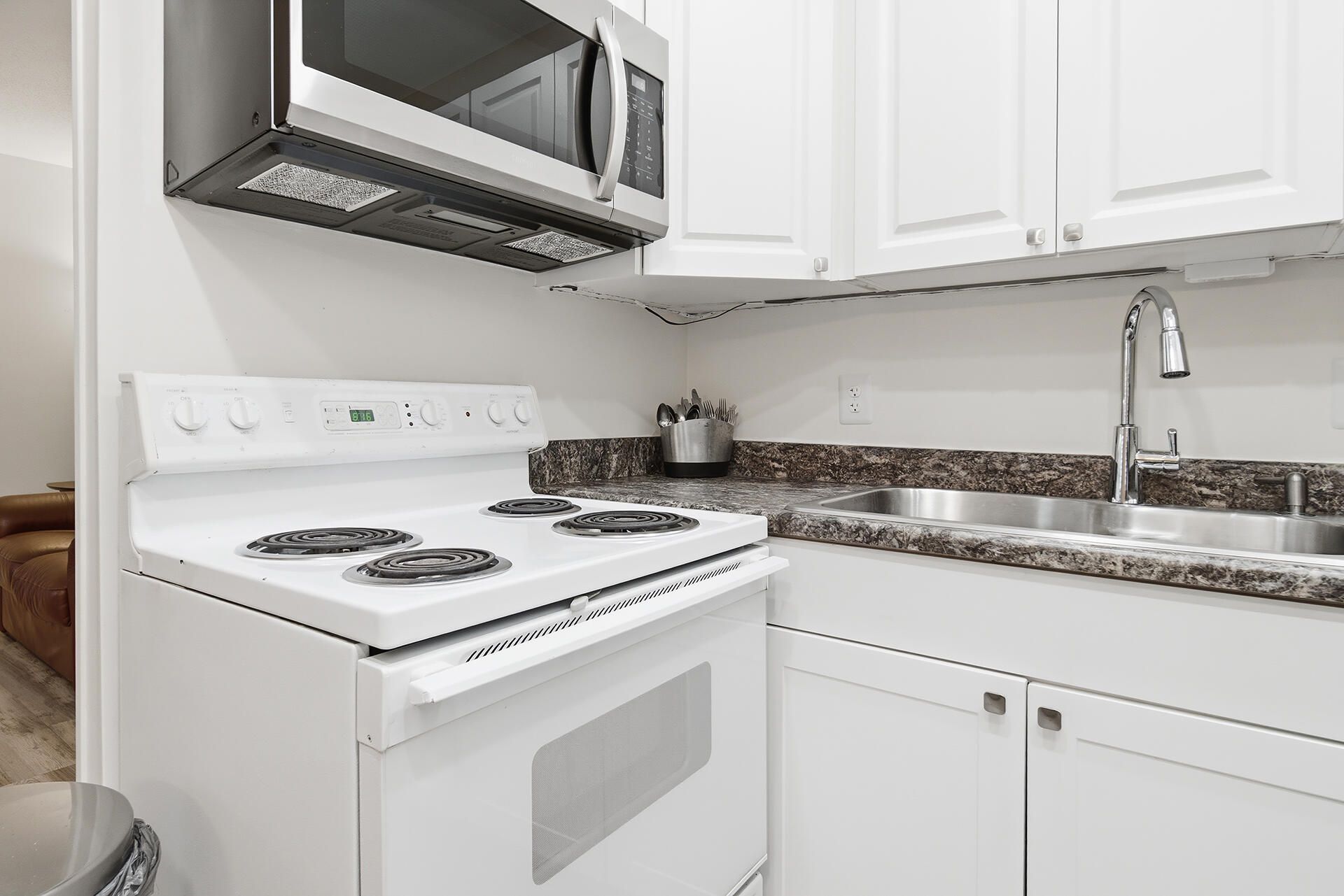 142 Norwich F, West Palm Beach, FL 33417 Photo