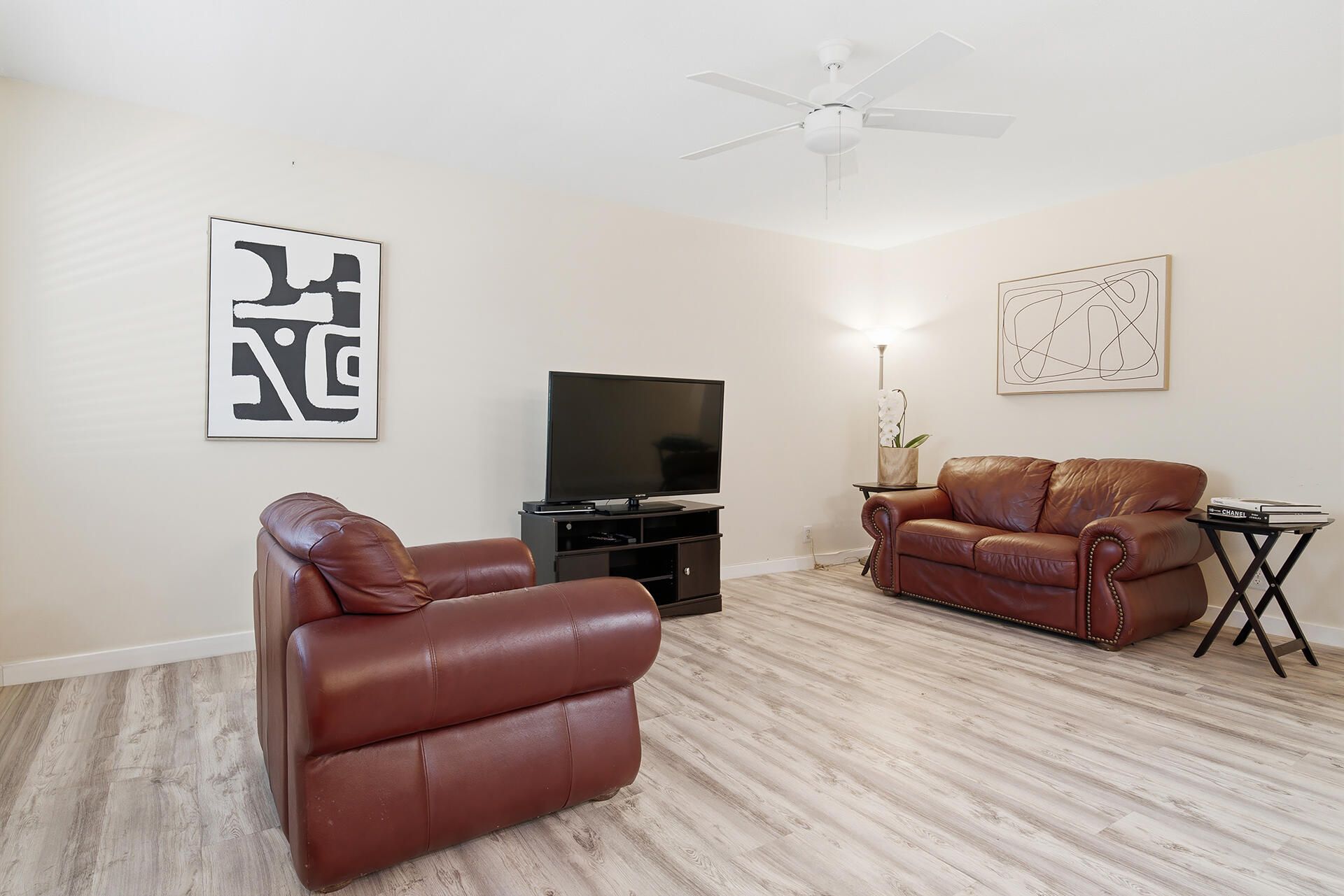 142 Norwich F, West Palm Beach, FL 33417 Photo