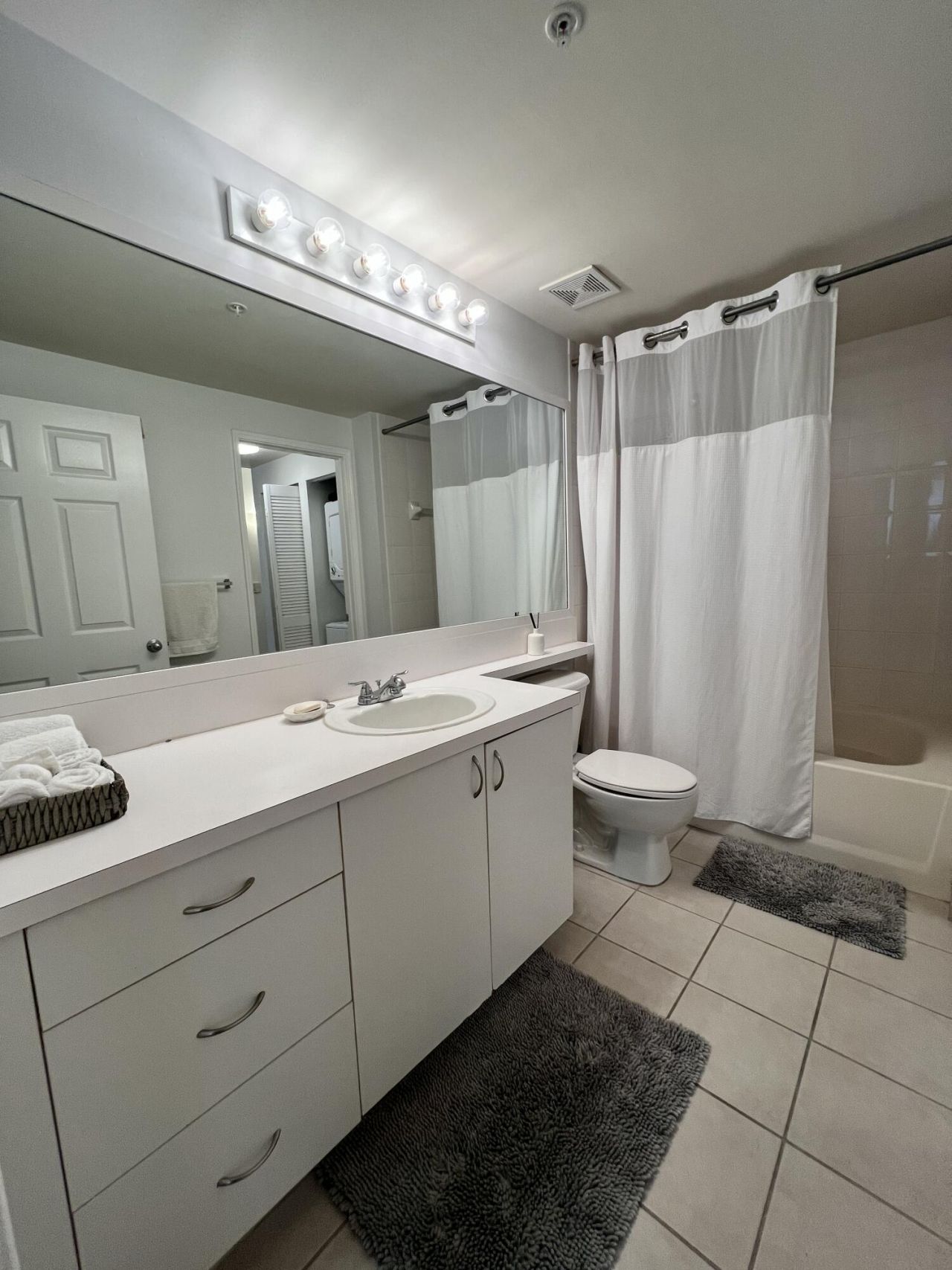 720 S Sapodilla Avenue, Unit 312, West Palm Beach, FL 33401 Photo