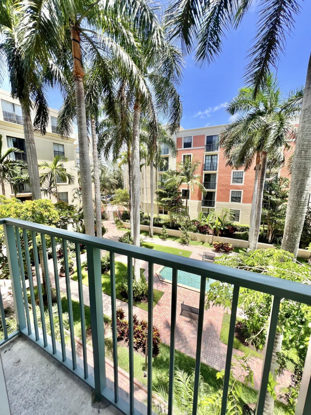 720 S Sapodilla Avenue, Unit 312, West Palm Beach, FL 33401 Photo