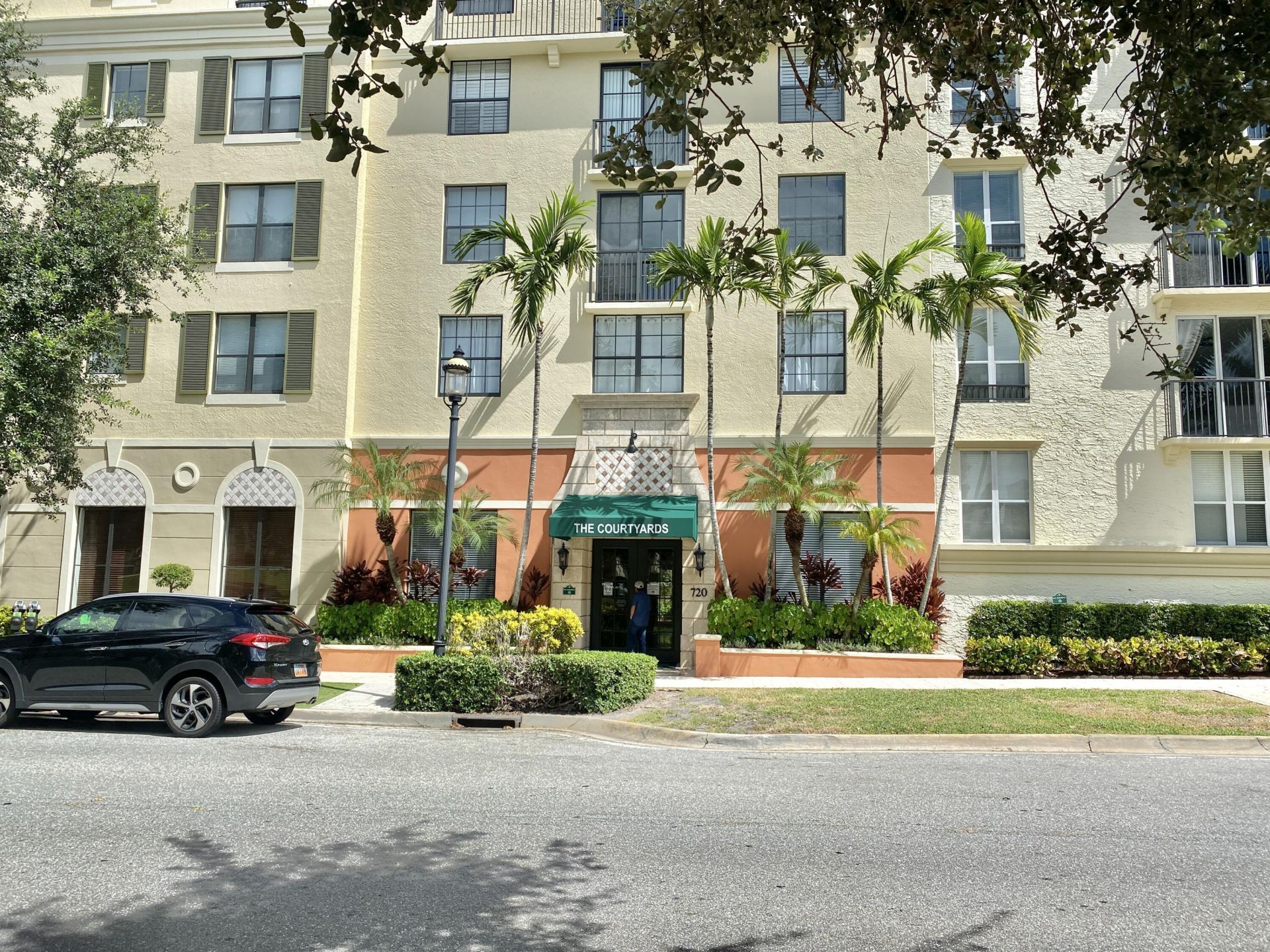 720 S Sapodilla Avenue, Unit 312, West Palm Beach, FL 33401 Photo