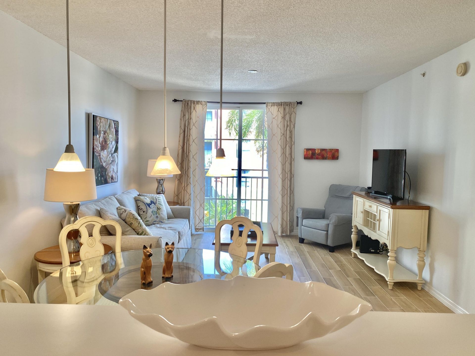 720 S Sapodilla Avenue, Unit 312, West Palm Beach, FL 33401 Photo