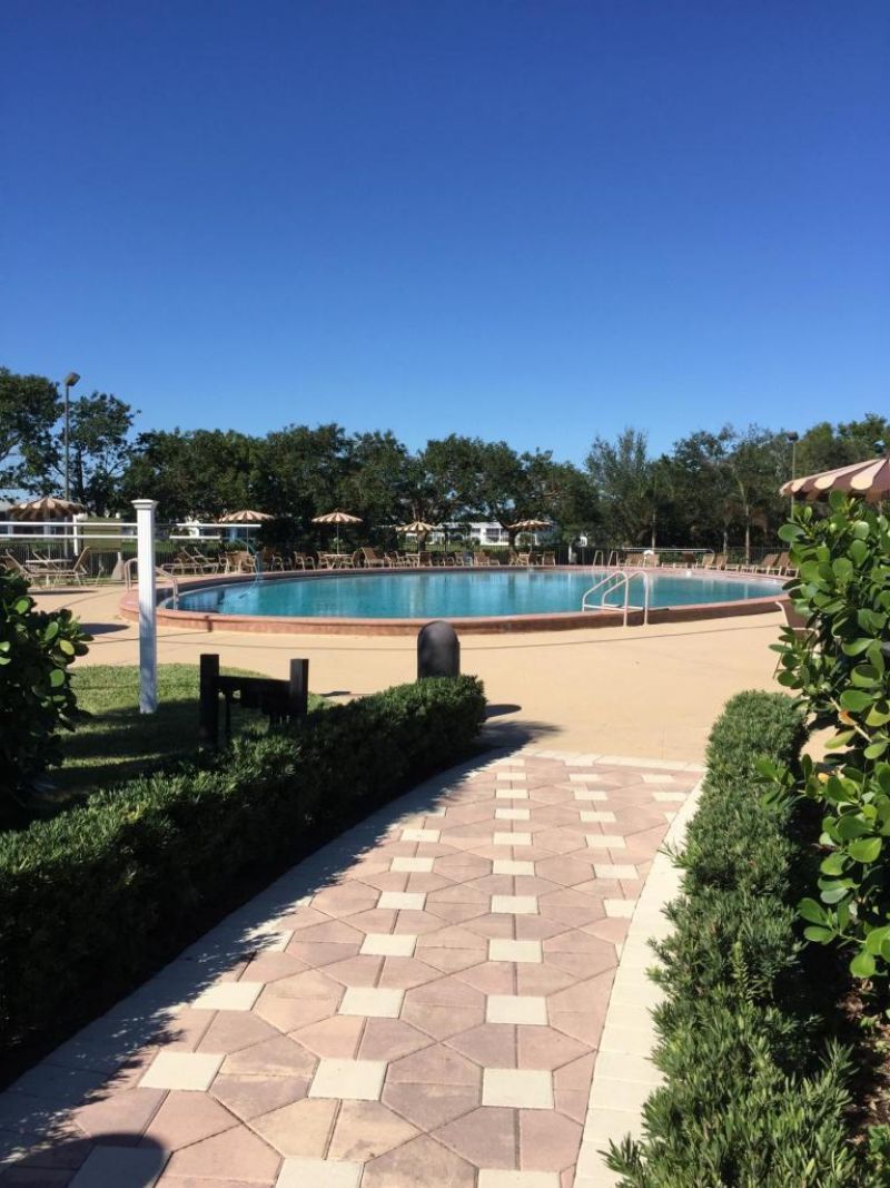 81 Kingswood E, West Palm Beach, FL 33417 Photo