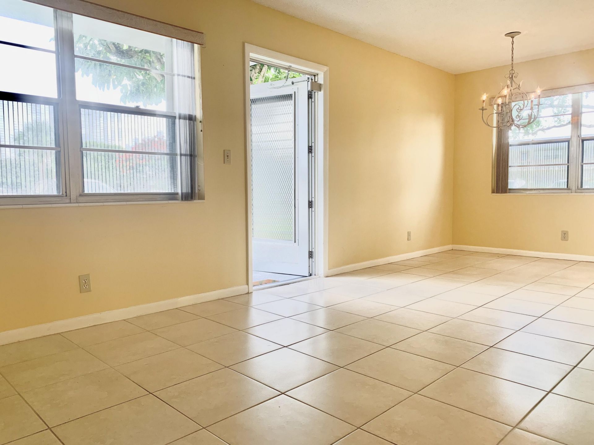 81 Kingswood E, West Palm Beach, FL 33417 Photo