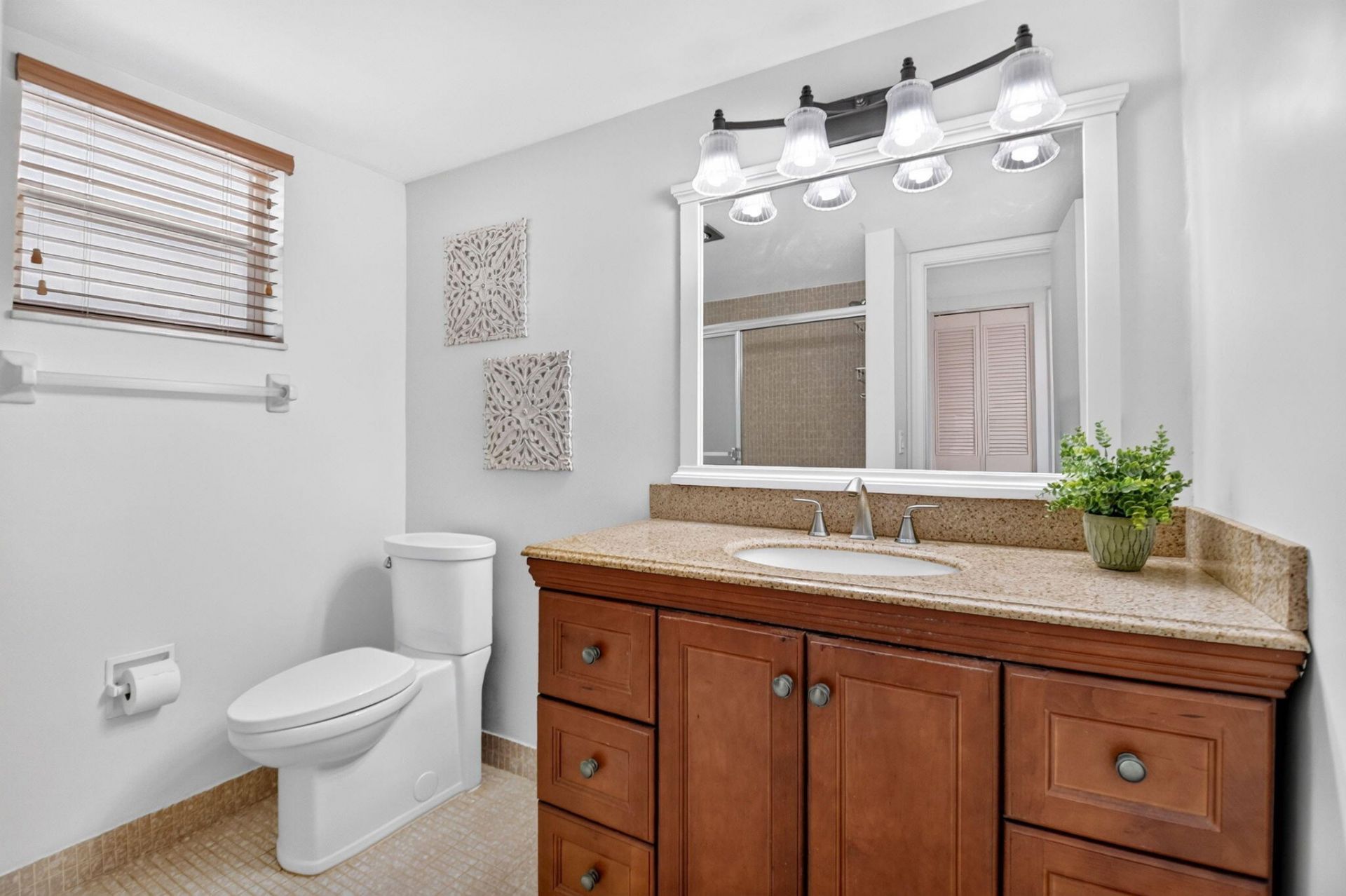 25 Colonial Club Drive, Unit 205, Boynton Beach, FL 33435 Photo