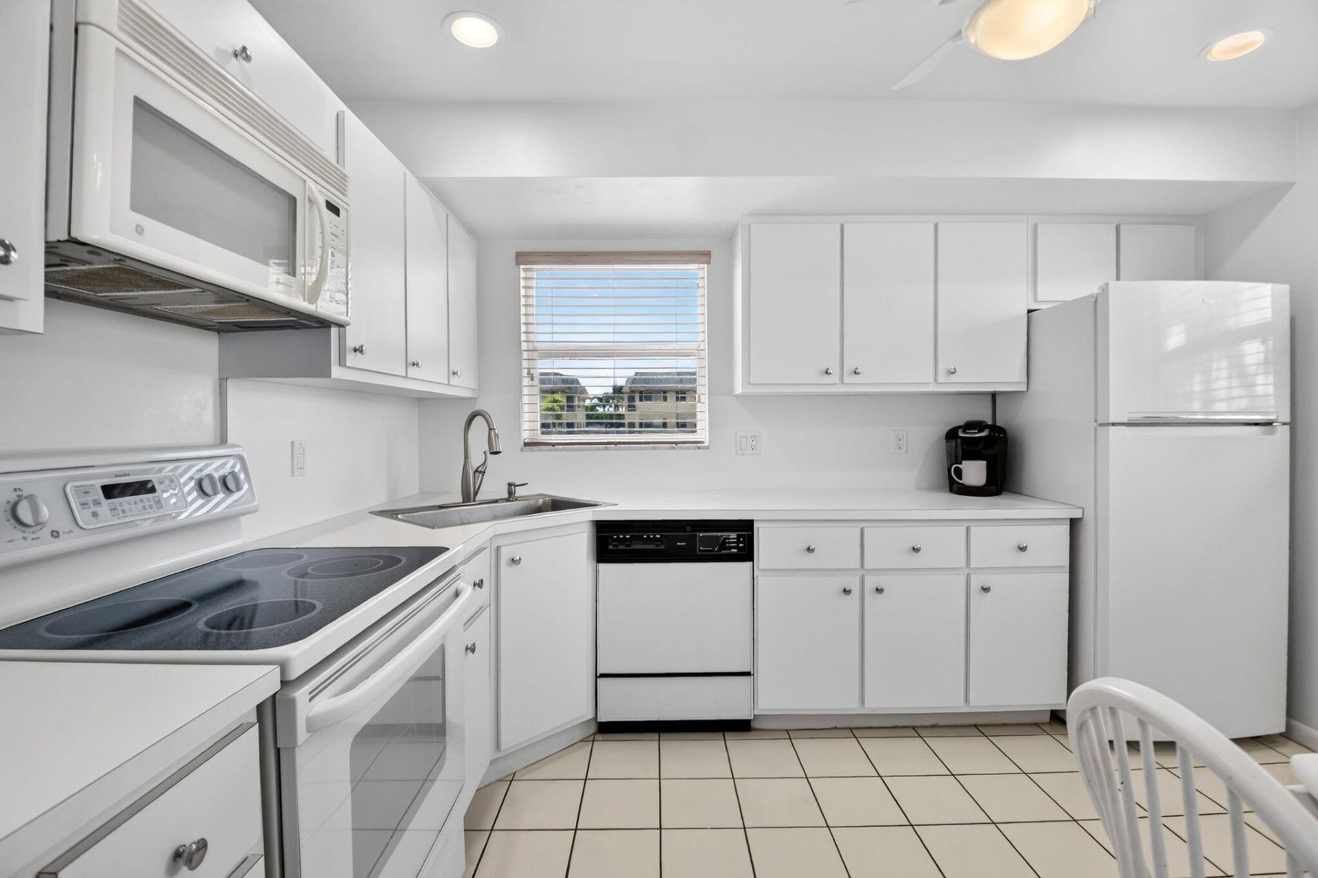 25 Colonial Club Drive, Unit 205, Boynton Beach, FL 33435 Photo