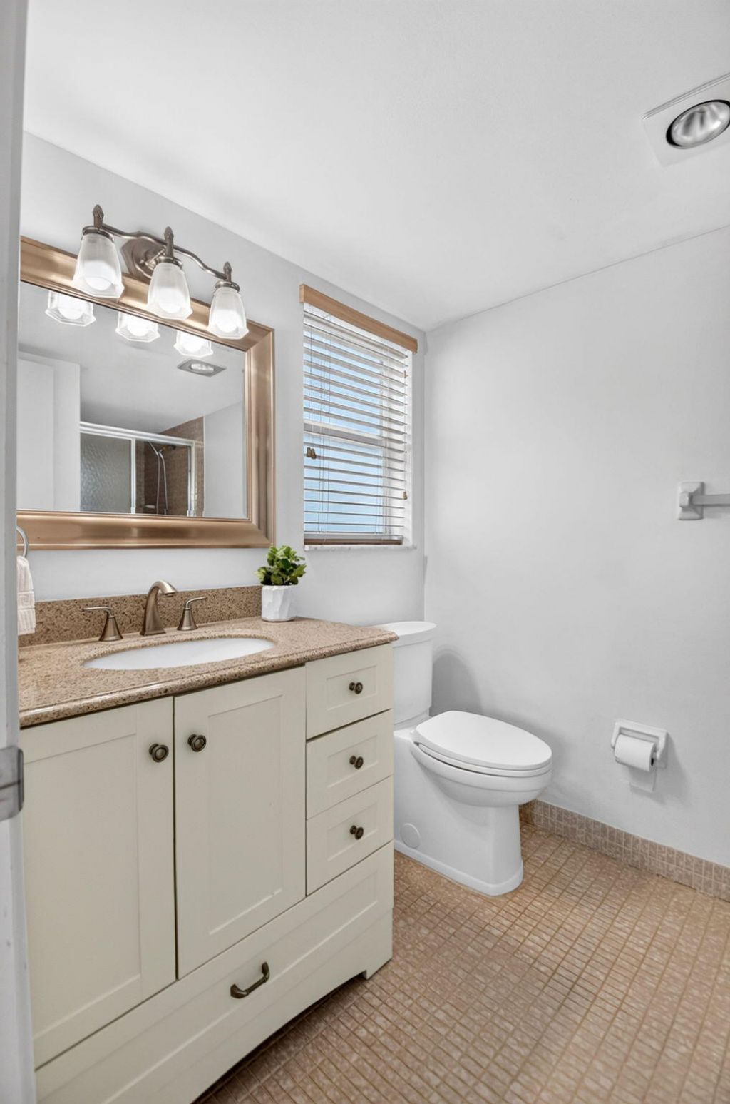 25 Colonial Club Drive, Unit 205, Boynton Beach, FL 33435 Photo