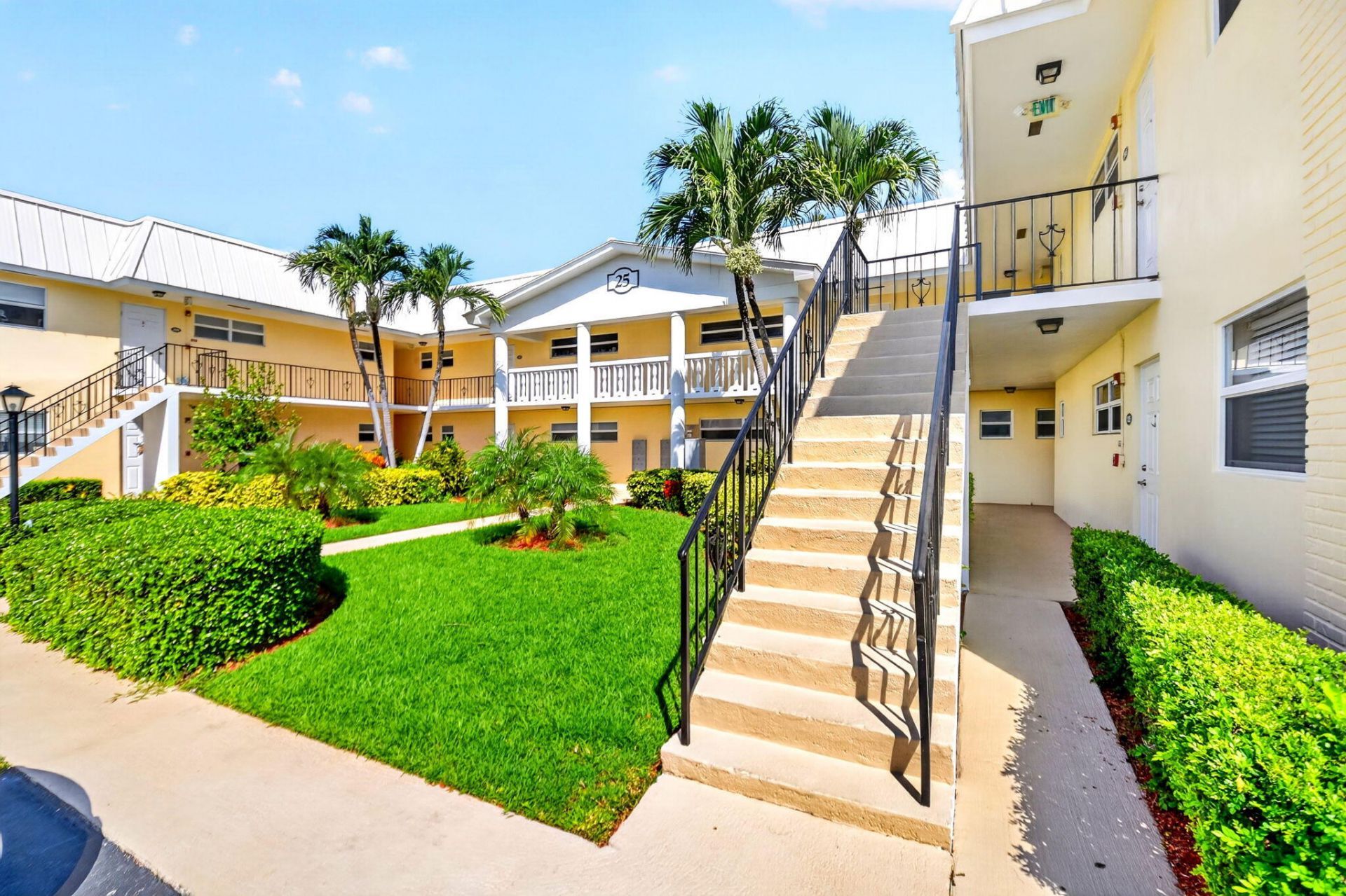 25 Colonial Club Drive, Unit 205, Boynton Beach, FL 33435 Photo