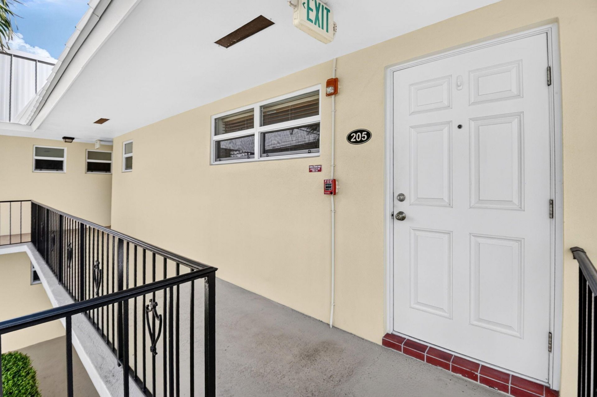 25 Colonial Club Drive, Unit 205, Boynton Beach, FL 33435 Photo