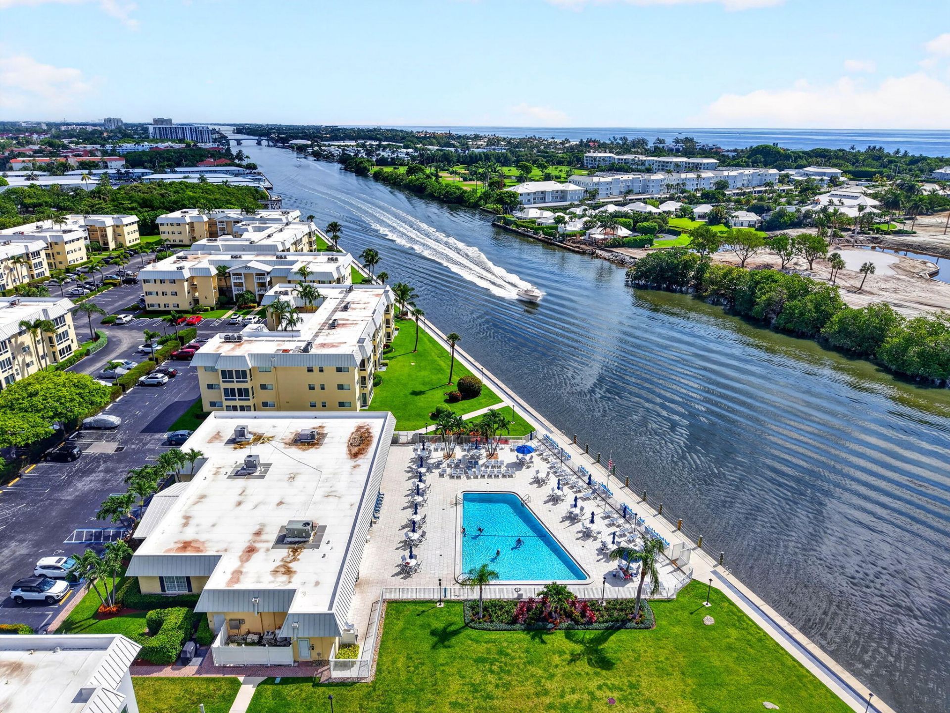 25 Colonial Club Drive, Unit 205, Boynton Beach, FL 33435 Photo