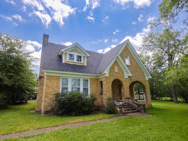 124 N HILL Street, Amity, AR 71921
